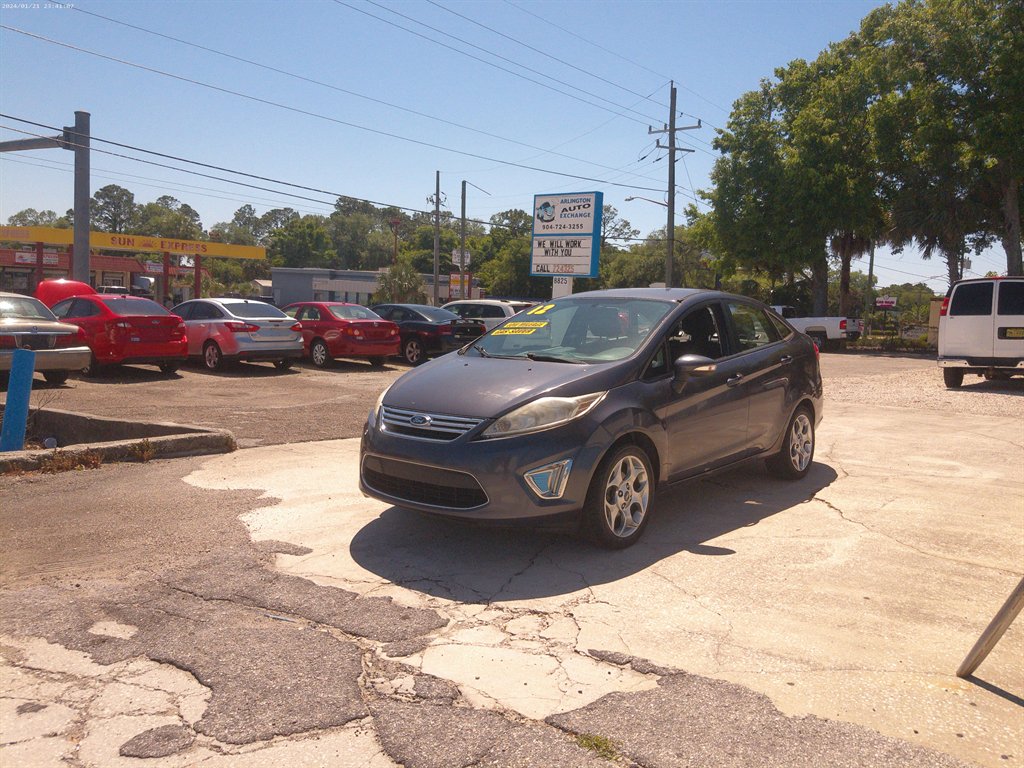 2012 Ford Fiesta SEL's photo