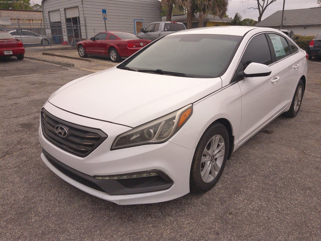 2015 Hyundai Sonata SE's photo