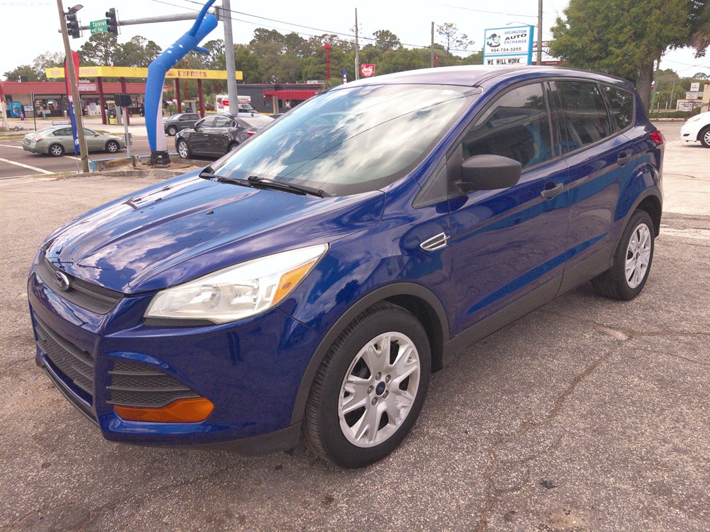 2015 Ford Escape S's photo