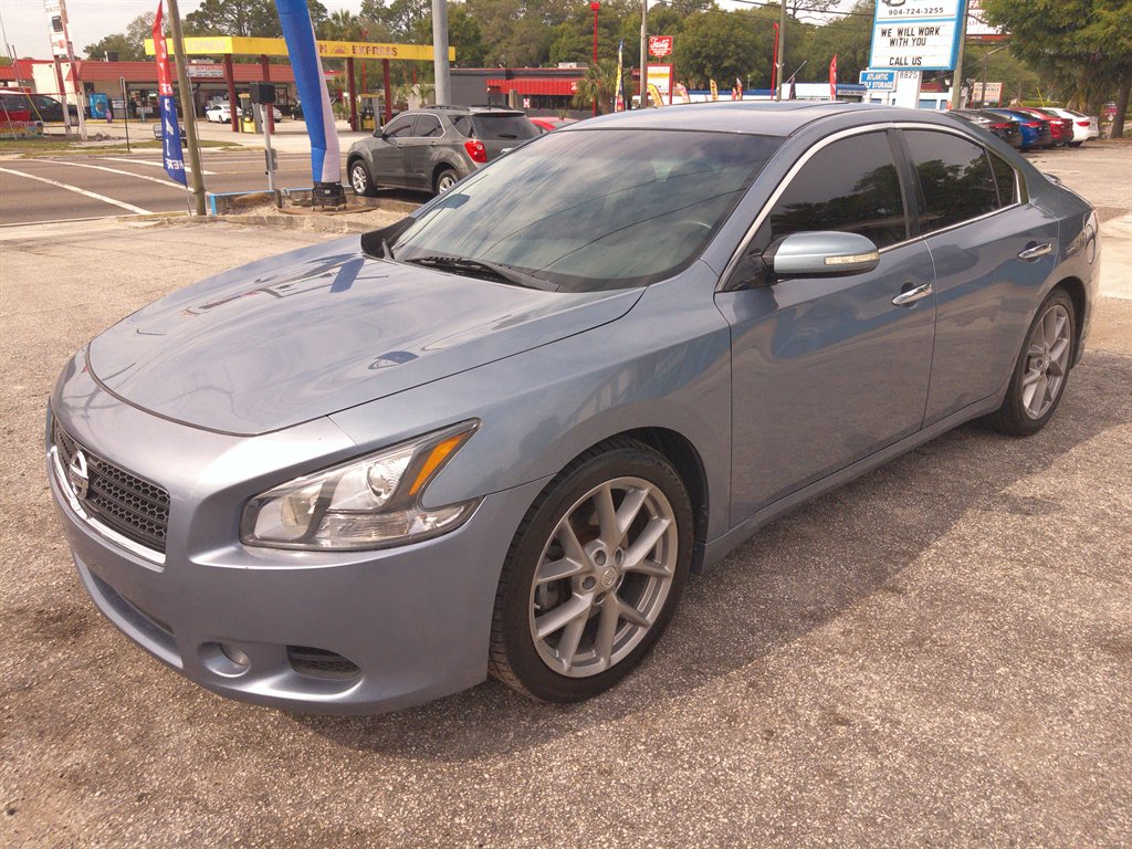 2011 Nissan Maxima 3.5 SV's photo
