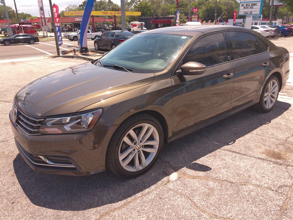 2019 Volkswagen Passat 2.0T Wolfsburg Edition Auto's photo