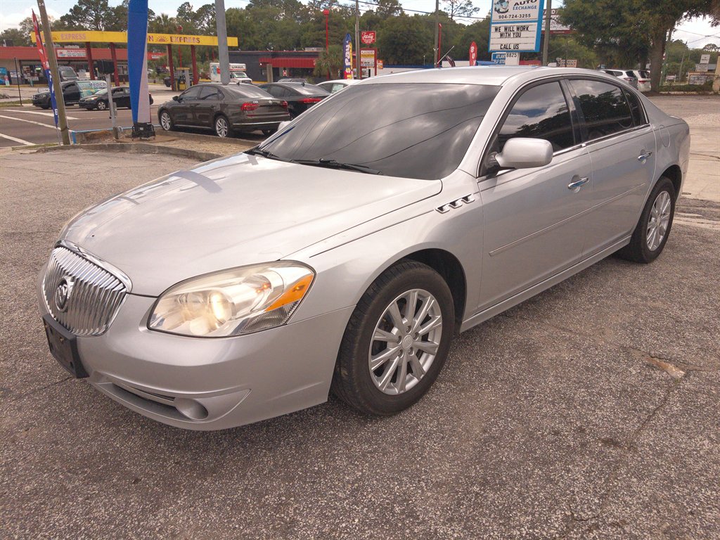 2011 Buick Lucerne CXL's photo