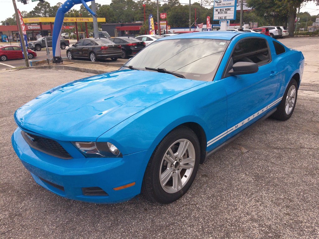 2011 Ford Mustang V6's photo